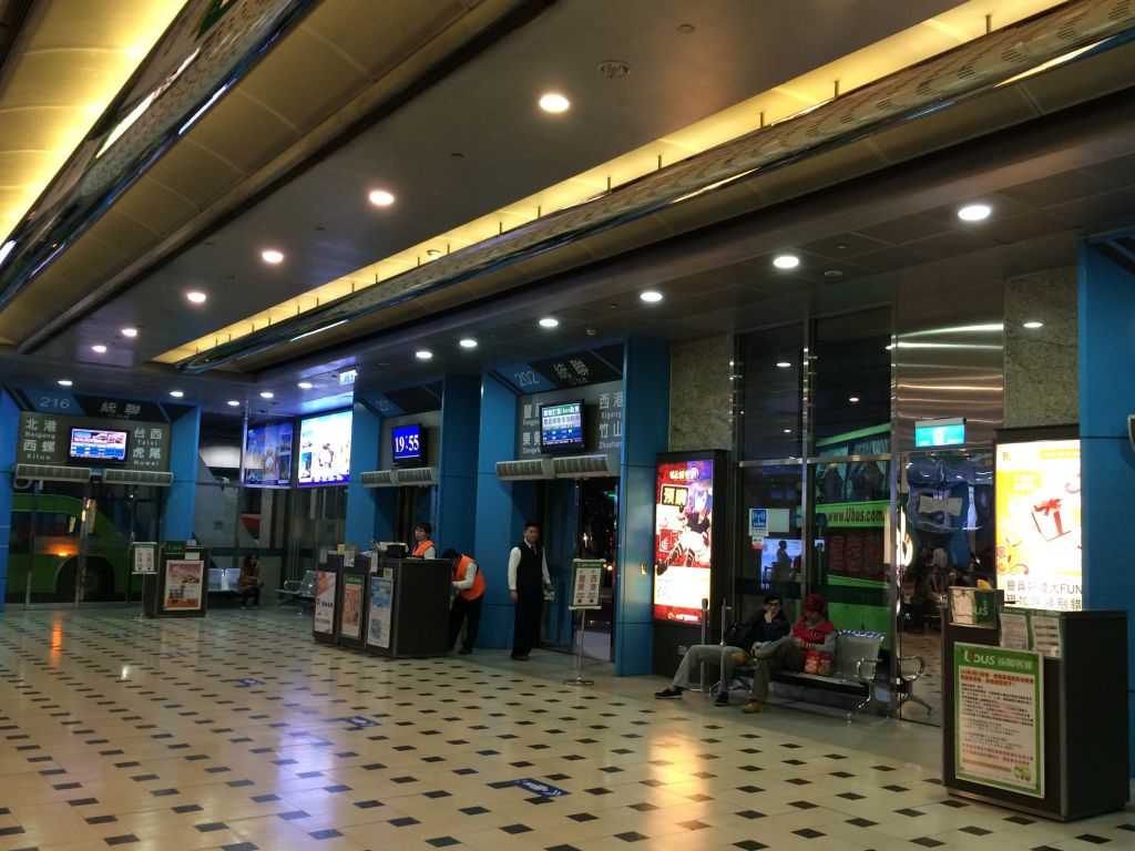 台北駅のバスターミナル